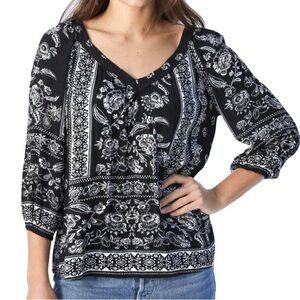 Bila Monochrome Floral Design v neck bohemian peasant blouse, size Large
